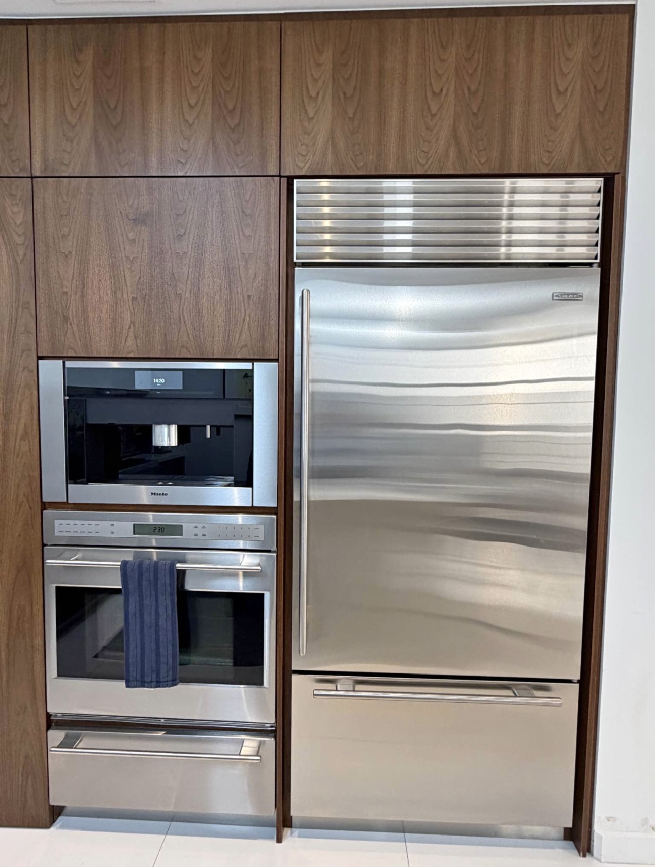 Miele Coffee System, Wolf Oven & Sub-Zero Fridge — Aventura